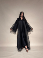 بكج عباية سوداء كلوش تفتة حرير بالورد البارز و طقم...