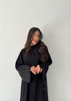 بكج عباية ربع كلوش سوداء بتطريز ورد أسود و فستان ت...