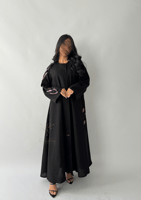 بكج عباية سوداء بقماش ليمار بتطريز زهري و فستان تح...