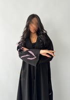 بكج عباية سوداء بقماش ليمار بتطريز زهري و فستان تح...