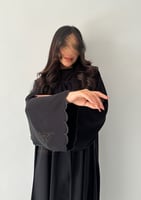 بكج عباية ربع كلوش سوداء بتطريز أسود و فستان داخلي...