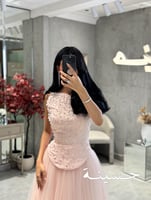 فستان وردي توب مطرز لؤلؤ تول