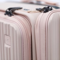 حقيبة سفر ماركة فكتوريا