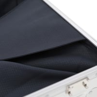 حقيبة صغير ماركة فكتوريا مصنوعة من الألمنيوم