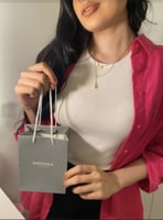 طقم سلسله وحلق ذهبي يشكل عصري