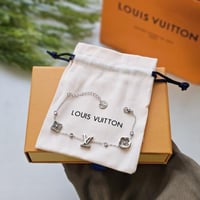 أسوارة فضية رقم 01 بتصميم فاخر ومميز