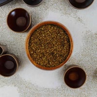 سمسم بني يمني يبدأ بوزن 250 جرام