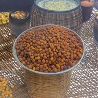 بن عجم يمني بالقشرة يبدأ بوزن 1 كيلو