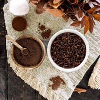 عود قرنفل حب او مطحون فاخر يبدأ بوزن 250 جرام