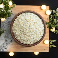 سمسم أبيض ني – نقاء طبيعي ونكهة لا تُضاهى