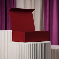 علب تركيب وسط احمر