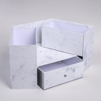 علبة متعددة الأقسام أبيض رخامي