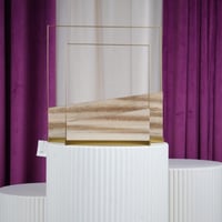 ستاند سداسي ذهبي