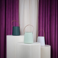 فازة ورد بلاستيك تفاحي