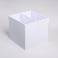 علب متعددة الأقسام أبيض