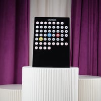 تقويم اكريليك أسود