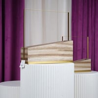 ستاند سداسي ذهبي