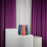 فازة ورد بلاستيك تركوازي