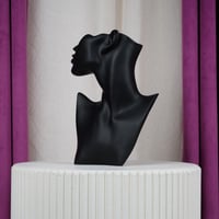 مجسم منيكان بلاستيك أسود