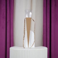 حامل ورد كرتوني ذهبي