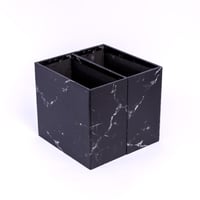 علب متعددة الأقسام أسود رخامي