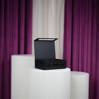 علب شنطة صغيرة أسود