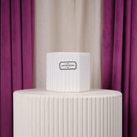 فازة ورد سيراميك سداسي ابيض