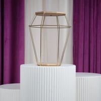 ستاند حديدي شكل الماسة