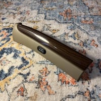 مسطره فورد فكتوريا هلوز جهة السائق التخشيبة الغامق...