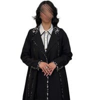 عباية كلوش لون أسود مزينة باطراف مشجرة