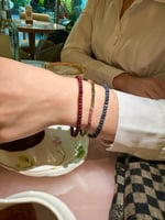 اسوارة مكونة من احجار كريمة متنوعة طولها 18سم‍