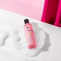 شاور جل برائحة الكب كيك