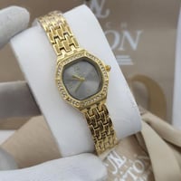 ساعة نسائية ماركة LYTON