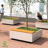 جلسة خارجية كبيرة مع حوض للأشجار