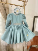 فستان ابيض مع تل موف متوفر بعده الالوان