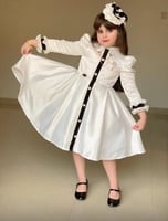 فستان ابيض بشريط احمر متوفر بعده الالوان حسب الطلب...