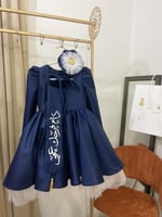 فستان كحلي متوفر بعدة ألوان مع وشاح تطريز