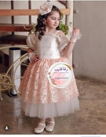 فستان خربزي مع اوف وايت