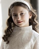 فستان ابيض انيق مطرز للمناسبات