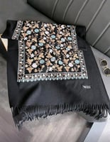 شال نسائي مطرز بأسلوب بوهيمي