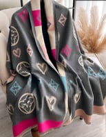 عرض اليوم - 3 شالات شتوية +3 أكواب قهوة سيراميك +...