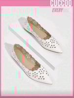 حذاء نسائي فلات ذو تطريز مفرغ من مجموعة CUCCOO