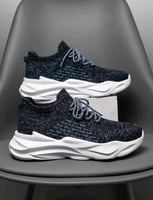 اشترِ حذاء رياضي للرجال والثاني مجانًا