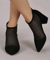 بوت نسائي أسود بكعب