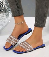 اشتري صندل الثاني مجانًا