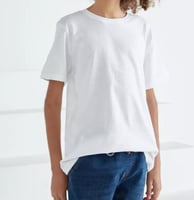 تي شيرت سادة بياقة مستديرة وأكمام قصيرة