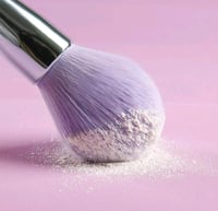 مجموعة فرش مكياج أرجوانية متنوعة مكونة من 10 قطع