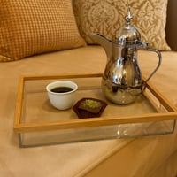 طقم 2 صواني تقديم اكريليك بحواف خشبية 38×28 / 35×2...