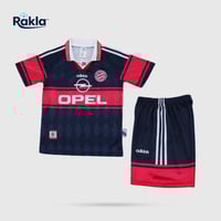 طقم بايرن ميونخ 99 أعمار صغيرة