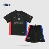 طقم برشلونة ترافيس 2026 أسود (أعمار صغيرة)